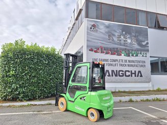 Четырехопорные погрузчики Hangcha XC30i