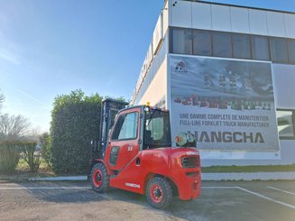 Четырехопорные погрузчики Hangcha XF55G