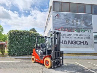 Четырехопорные погрузчики Hangcha XF25G-2