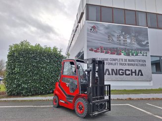 Четырехопорные погрузчики Hangcha XF25G-2