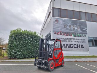 Четырехопорные погрузчики Hangcha XF25G-2