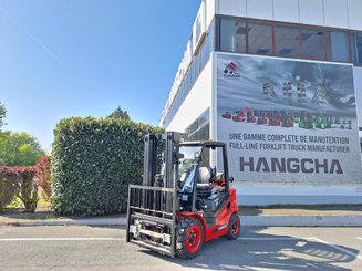 Четырехопорные погрузчики Hangcha XF30G-2