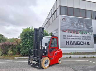 Четырехопорные погрузчики Hangcha AE35