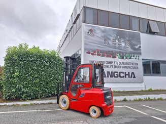 Четырехопорные погрузчики Hangcha AE35