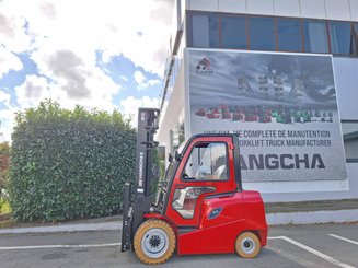 Четырехопорные погрузчики Hangcha AE30