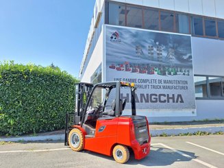 Четырехопорные погрузчики Hangcha AE30