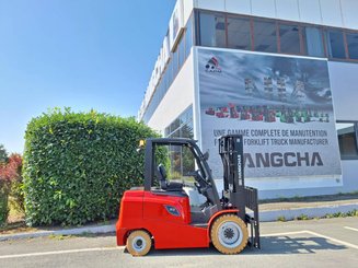 Четырехопорные погрузчики Hangcha AE30