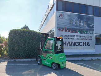 Четырехопорные погрузчики Hangcha XC25i