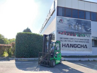 Четырехопорные погрузчики Hangcha XC25i