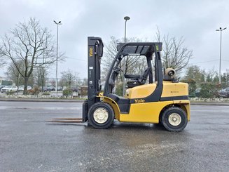Четырехопорные погрузчики Yale GLP40VX5