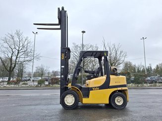 Четырехопорные погрузчики Yale GLP40VX5