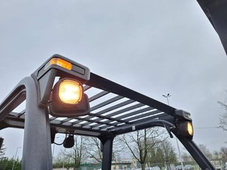 Четырехопорные погрузчики Yale GLP40VX5