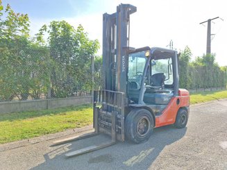 Четырехопорные погрузчики Toyota 52-8FDJF35D - 1
