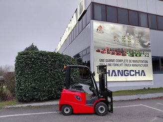 Четырехопорные погрузчики Hangcha AE15