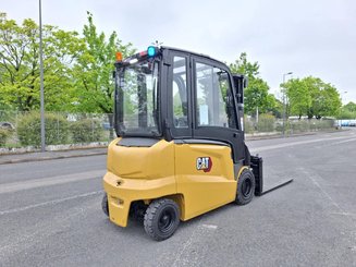 Четырехопорные погрузчики Caterpillar EP30N - 2