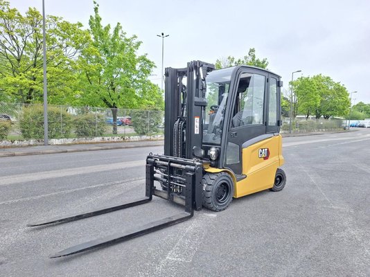 Четырехопорные погрузчики Caterpillar EP30N - 1