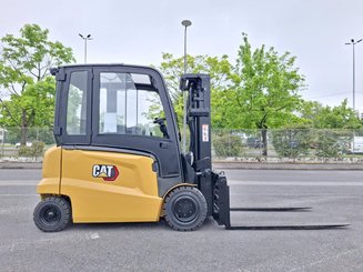 Четырехопорные погрузчики Caterpillar EP30N - 1