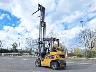 Четырехопорные погрузчики Caterpillar GP25NTD - 6