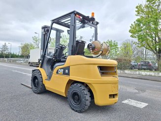 Четырехопорные погрузчики Caterpillar GP35 NTD
