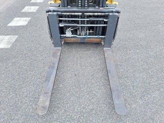Четырехопорные погрузчики Caterpillar GP35 NTD