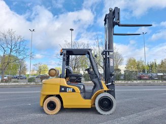 Четырехопорные погрузчики Caterpillar GP35 NTD