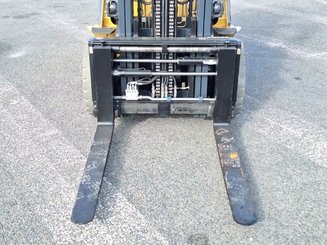 Четырехопорные погрузчики Caterpillar GP35 NTD