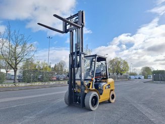 Четырехопорные погрузчики Caterpillar GP35 NTD