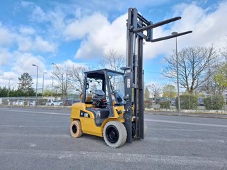 Четырехопорные погрузчики Caterpillar GP35 NTD