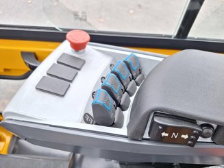 Четырехопорные погрузчики Hangcha XE25i (CPD25-XEY2-SI)