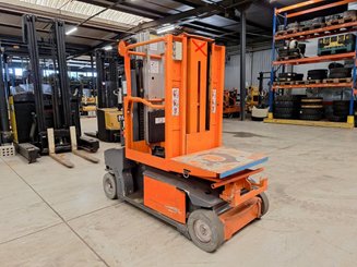 Строительный подъёмник с вертикальной мачтой JLG TOUCAN DUO