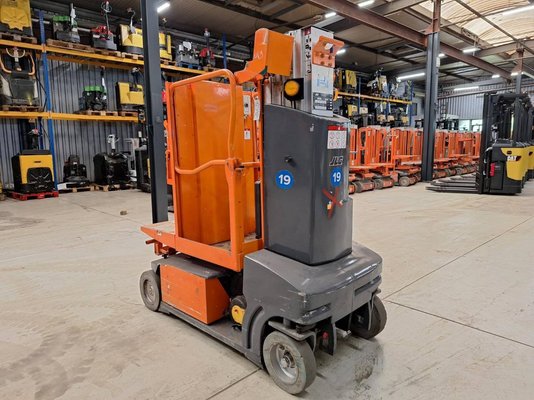 Строительный подъёмник с вертикальной мачтой JLG TOUCAN DUO - 1