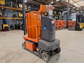 Строительный подъёмник с вертикальной мачтой JLG TOUCAN DUO