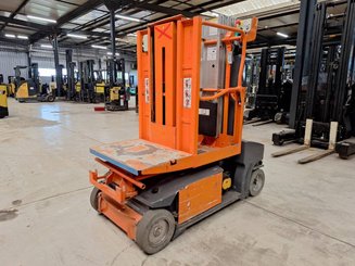 Строительный подъёмник с вертикальной мачтой JLG TOUCAN DUO