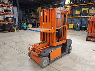 Строительный подъёмник с вертикальной мачтой JLG TOUCAN DUO
