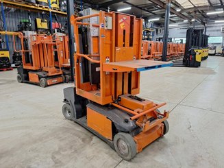 Строительный подъёмник с вертикальной мачтой JLG TOUCAN DUO