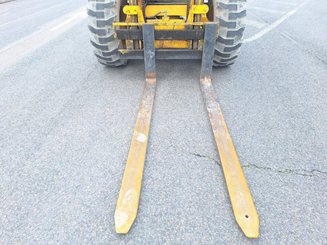 Внедорожный погрузчик JCB 930-2