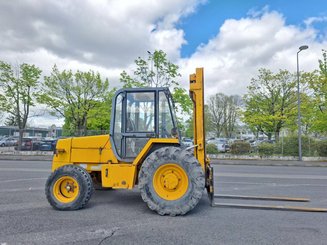 Внедорожный погрузчик JCB 930-2