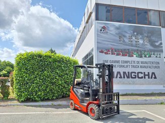 Четырехопорные погрузчики Hangcha XF18G-2