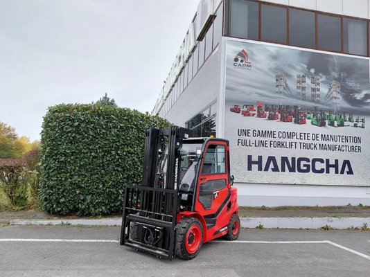 Четырехопорные погрузчики Hangcha XF30G-2 (CPYD30-X2H21F1)  - 1