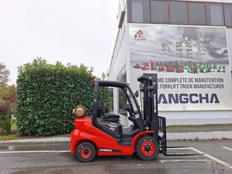 Четырехопорные погрузчики Hangcha XF25G-2