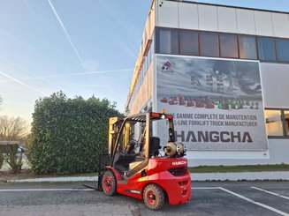 Четырехопорные погрузчики Hangcha XF25G-2