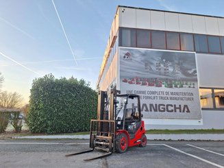 Четырехопорные погрузчики Hangcha XF25G-2