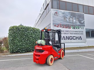 Четырехопорные погрузчики Hangcha XF35G-2