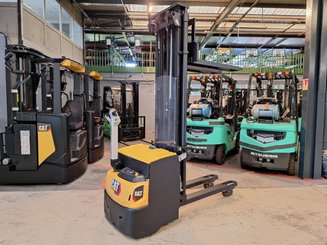 Штабелеры с электроприводом Caterpillar NSP16N2I