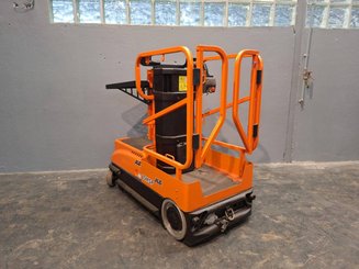 Строительный подъёмник с вертикальной мачтой JLG 10MSP