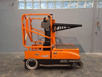 Строительный подъёмник с вертикальной мачтой JLG 10MSP