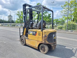 Четырехопорные погрузчики Caterpillar EP25K-PAC