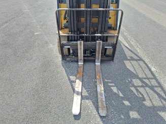 Четырехопорные погрузчики Caterpillar EP25K-PAC