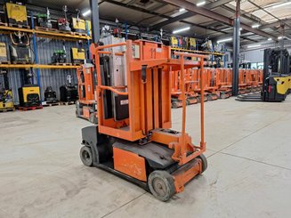 Строительный подъёмник с вертикальной мачтой JLG TOUCAN DUO