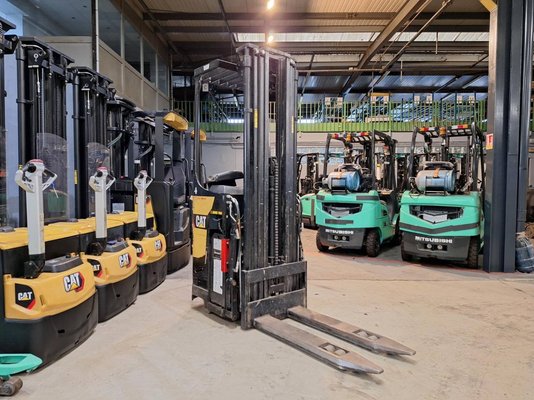 Штабелеры с платформой для оператора Caterpillar NSR16N2 - 1